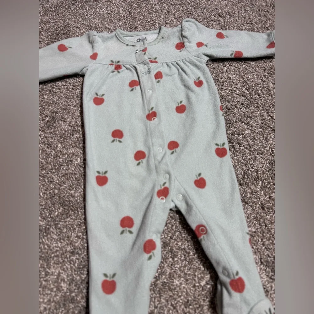 Carter’s Baby Girl Apples Footed Fleece Pajamas Size 3-6 Months